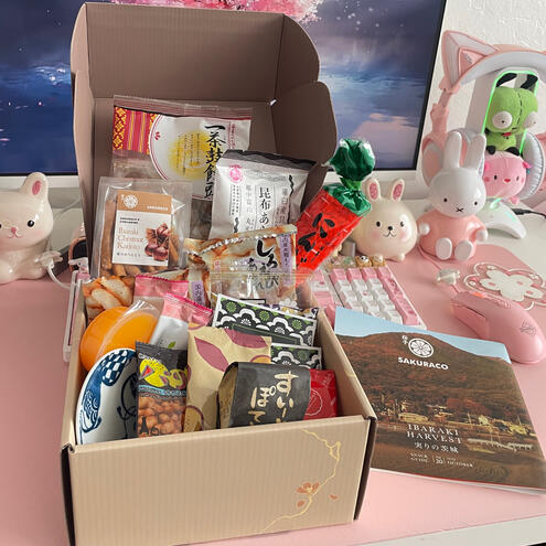 SakuraCo (‘bloodchan’: $5 off your first box)